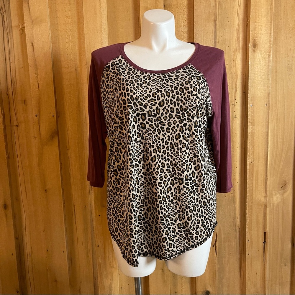 Boutique Plus Women’s Plus Size 3/4 Length Sleeve Tee Size 1X
